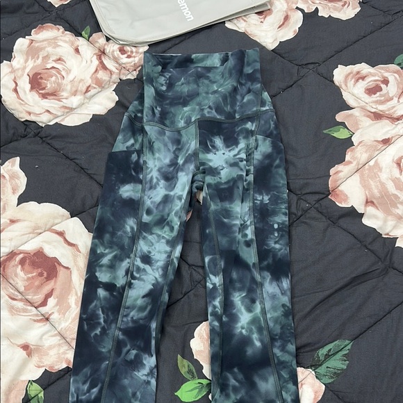 Women's High-Waisted Patterned Pants - Picture 1 of 3